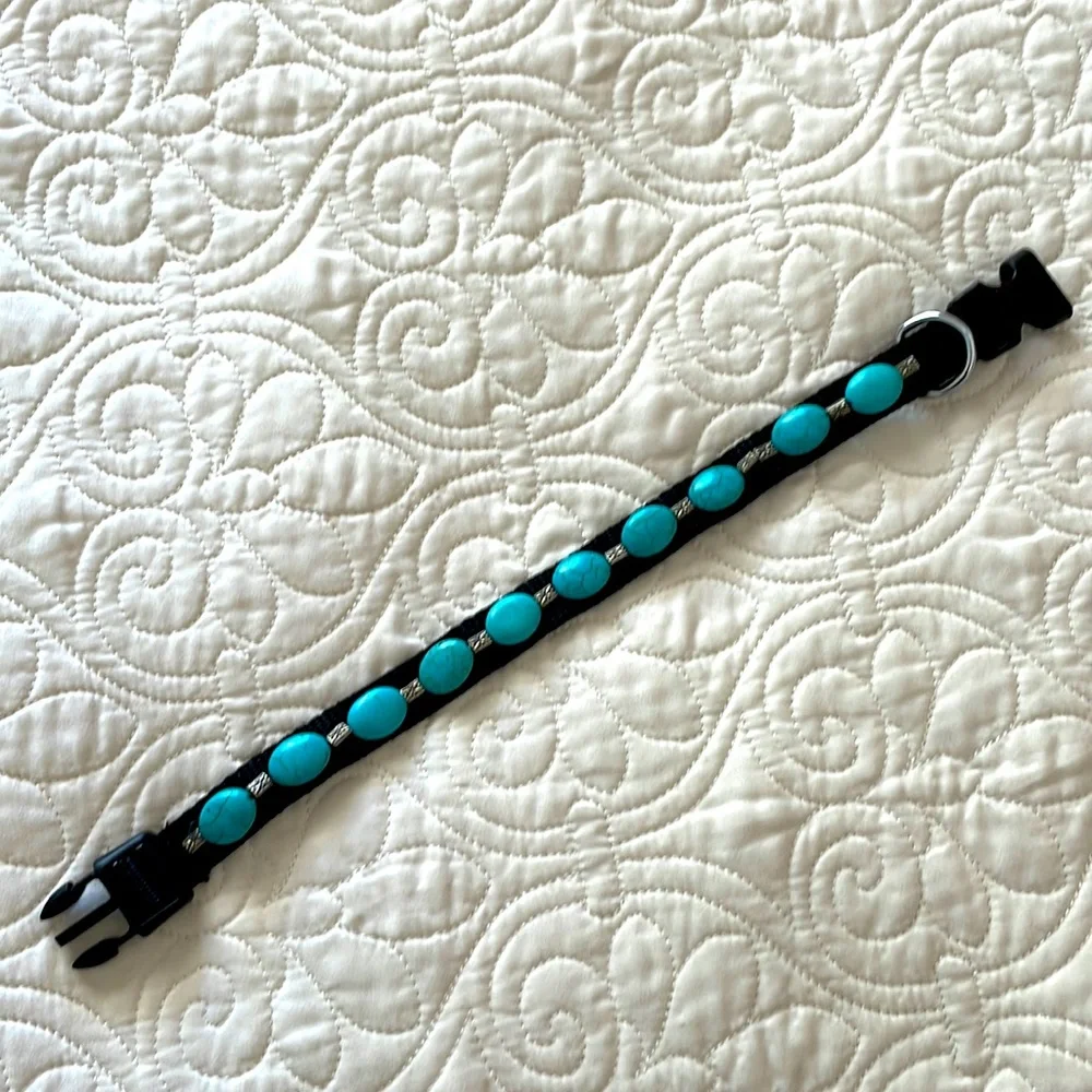 Dog Collar | Unique turquoise stone and silver bead dog collar.